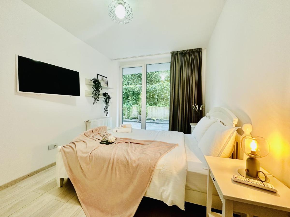 Palfi Apartment With Garden & Parking Cluj Napoca Bagian luar foto